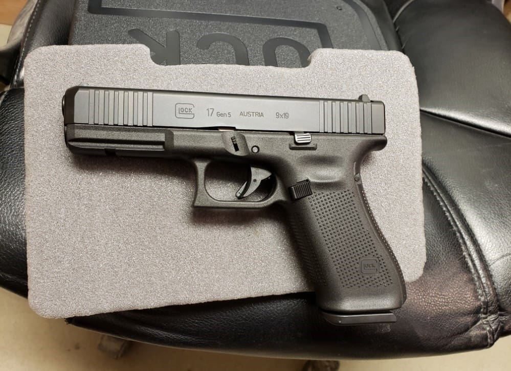 NEW GLOCK 17 G5 9MM 4.49 INCH 17RDX3 9 MM G17 GEN5 FULL SIZE — image 3