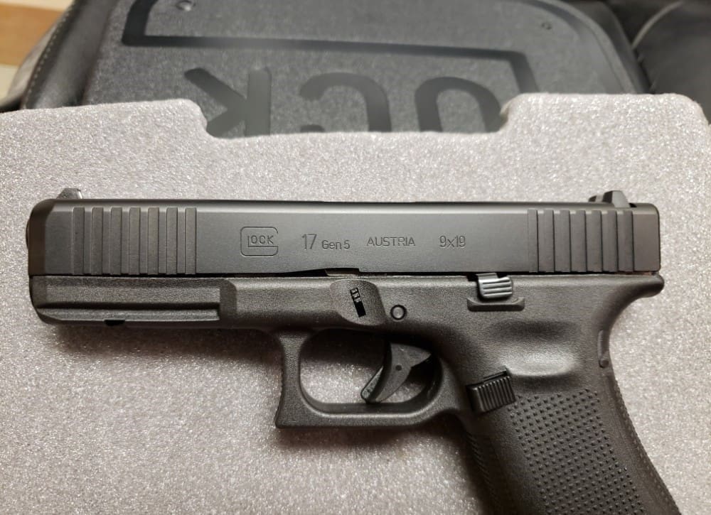 NEW GLOCK 17 G5 9MM 4.49 INCH 17RDX3 9 MM G17 GEN5 FULL SIZE — image 4